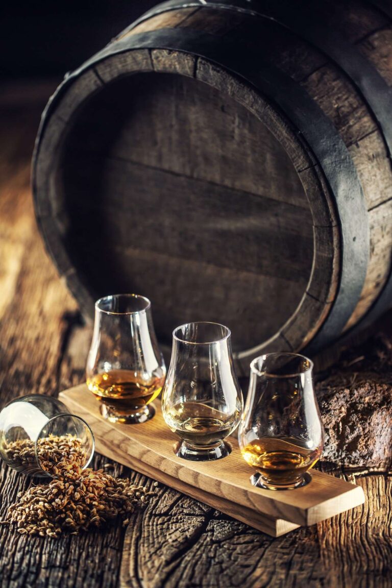 glencairn-tasting-whiskey-cups-with-wooden-barrel-peat-barley-them-1